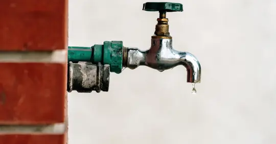 Outdoor faucet with leak