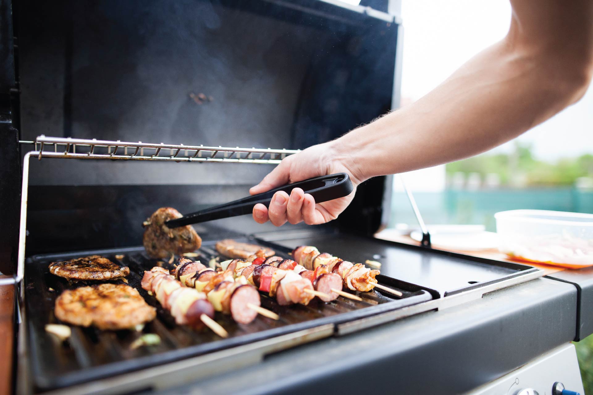 Summertime Grilling & Barbecuing: Suggestions for Grill Masters
