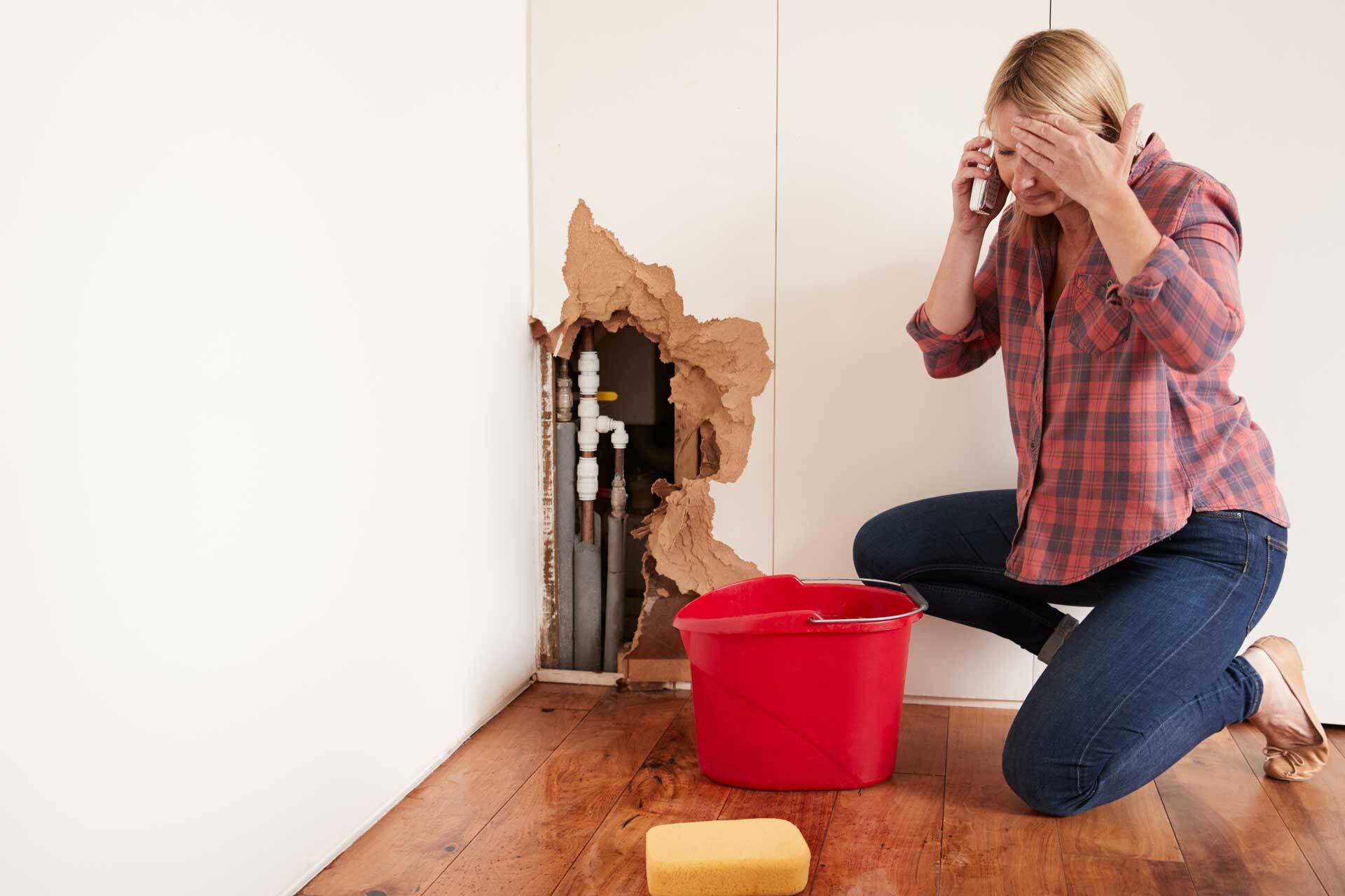 Plumbing problems you should NOT fix yourself